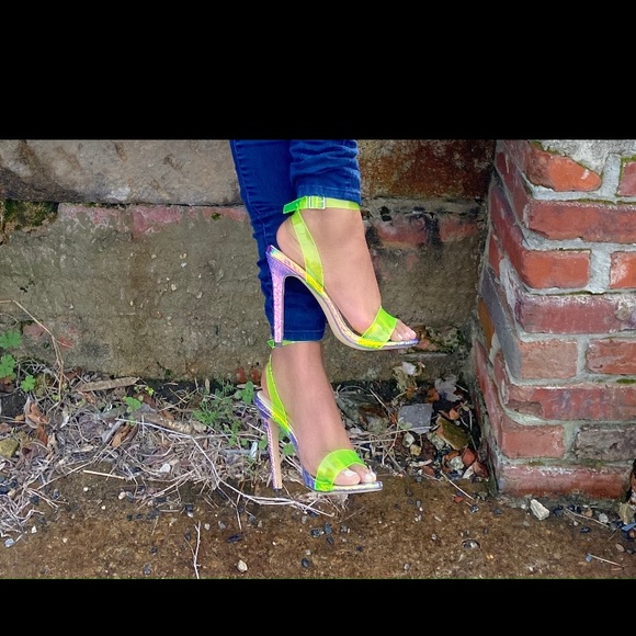 Trendy Heels - Picture 7 of 10